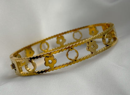 DAISY BANGLE ARMBAND